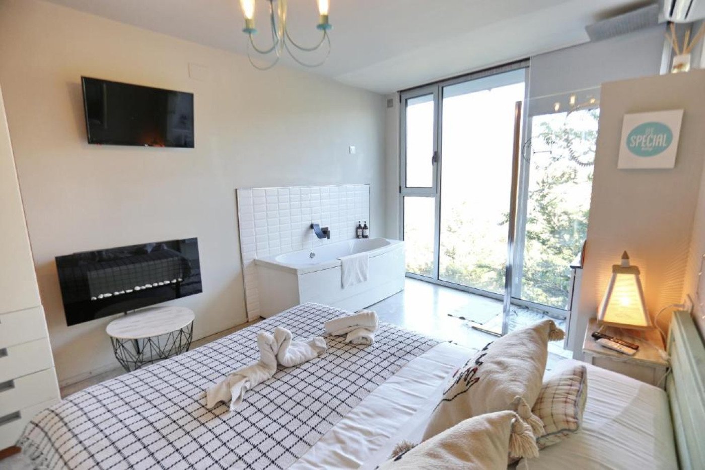 Imagen 3 de Les Suites