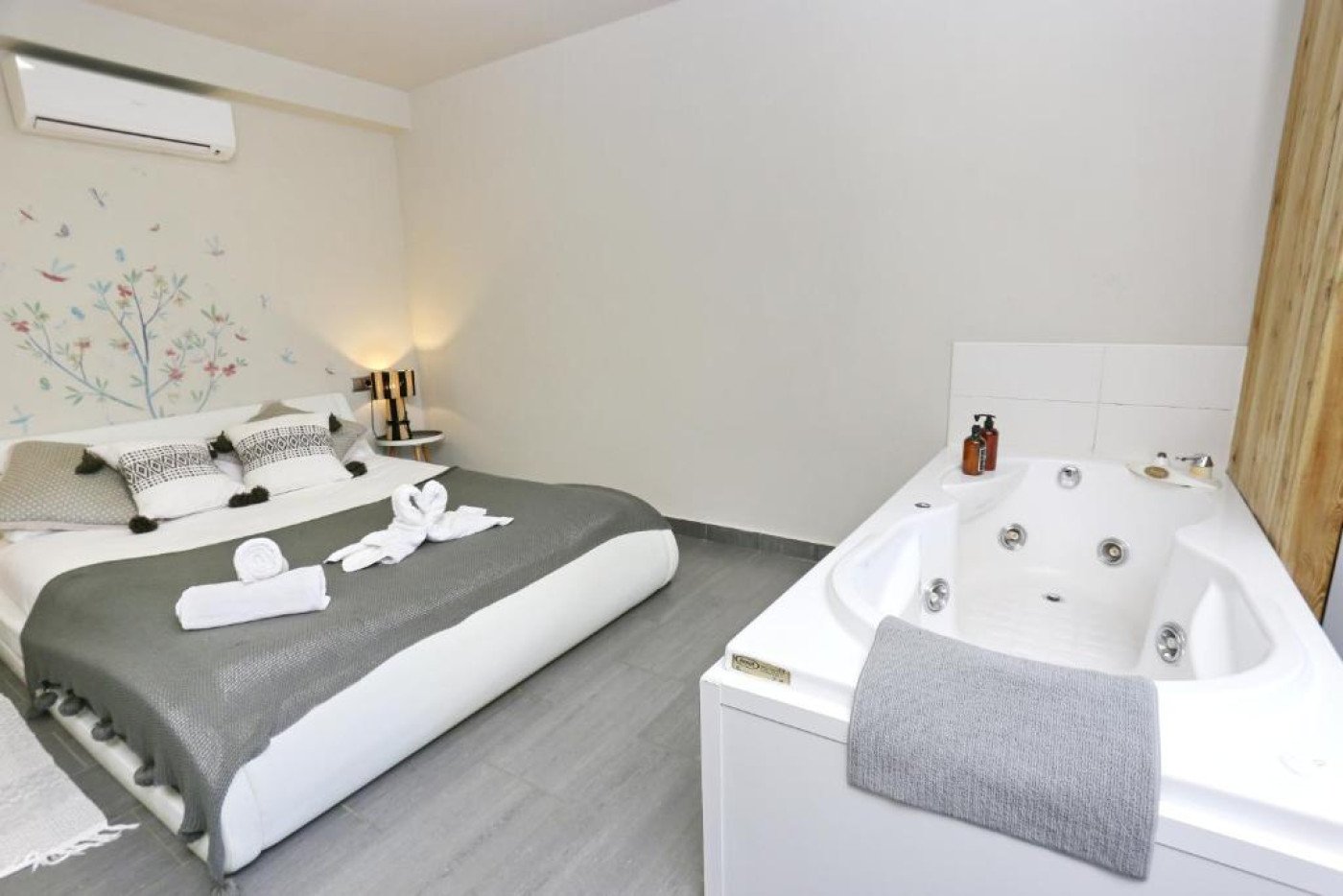 Imagen 1 de Les Suites