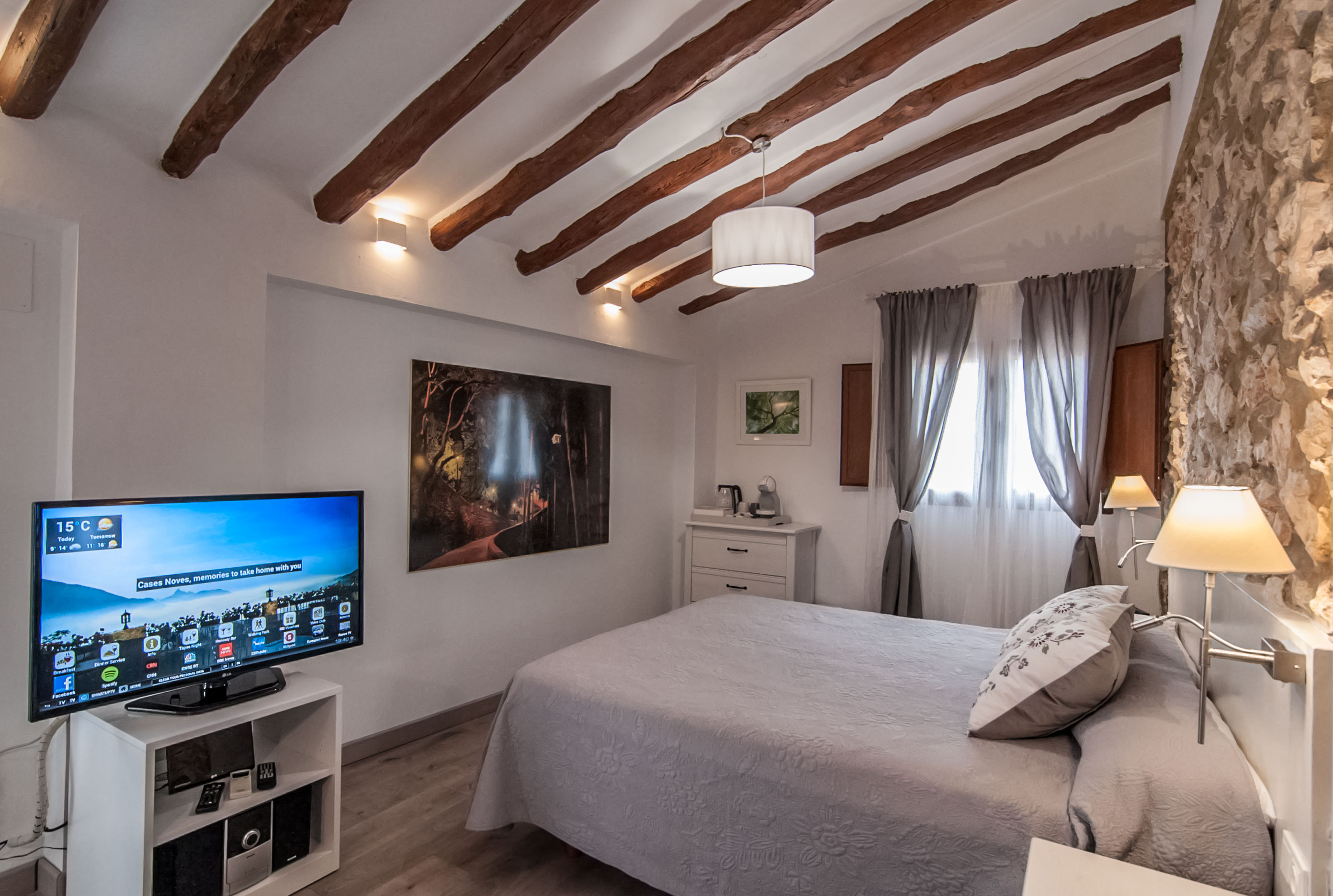 Imagen de la habitación El Castell - Premium Abuhardillada mirando al castillo (L)