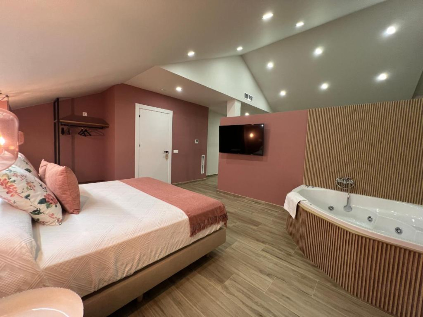 Imagen de la habitación Riquiña con Jacuzzi