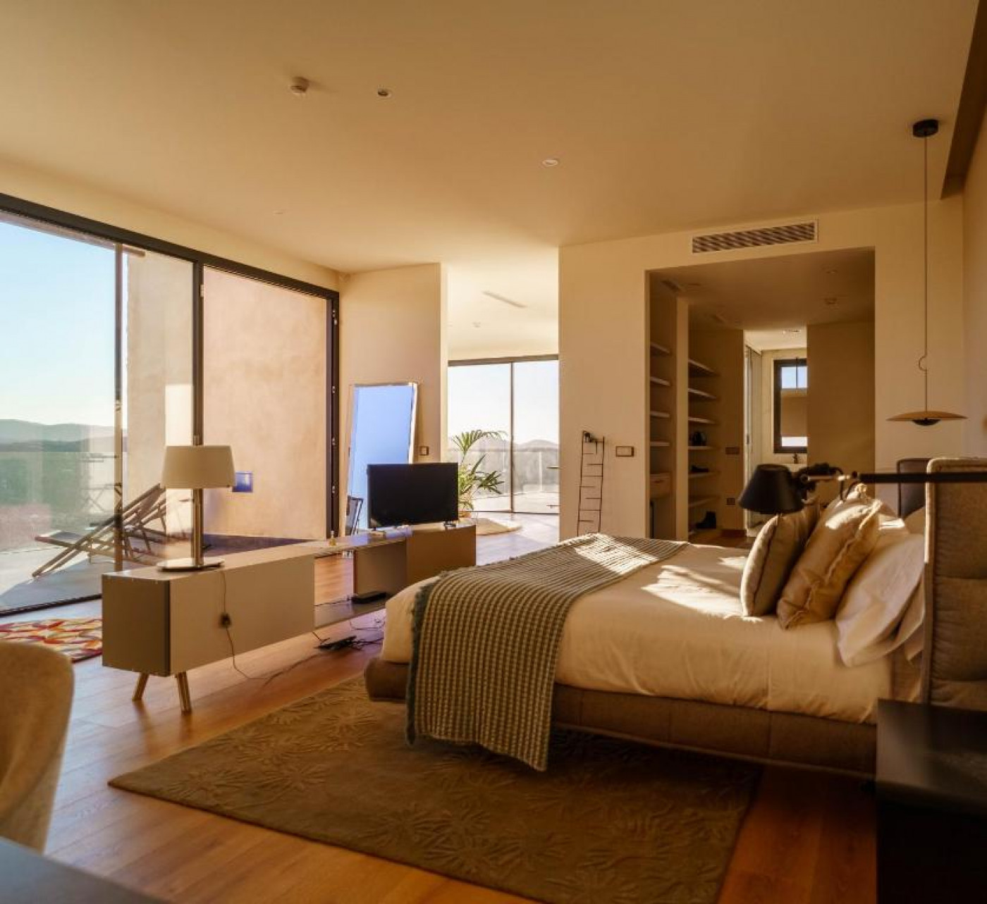 Imagen de la habitación MASTER SUITE CON JACUZZI 9